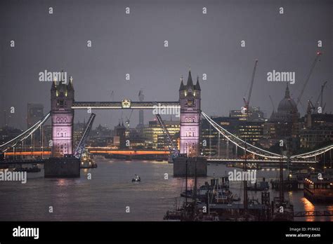 London, UK, view of the Tower Bridge at night Stock Photo - Alamy