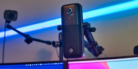 Elgato's Wave:3 USB Condenser streaming mic just hit the Amazon low at $110 (Reg. $150+)