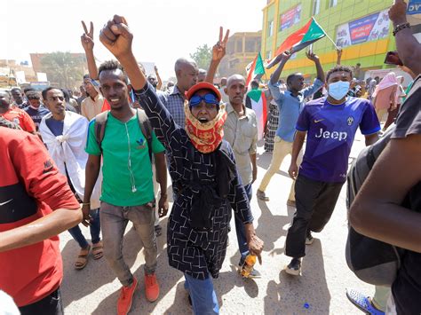 Sudan protesters rally, defying a year of post-coup crackdowns | News | Al Jazeera