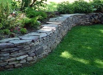 3 Great Flagstone Designs to Level Up Your Backyard | royalmasonry.ca