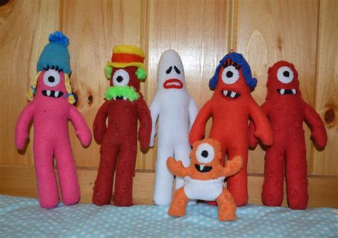 Muno's Family from Yo Gabba Gabba by thisbirdsabsurd on Etsy