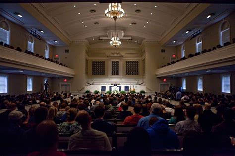 The Southern Baptist Theological Seminary community gathers on their ...