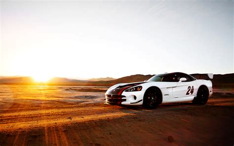 Central Wallpaper: White Dodge Viper Acr HD Wallpapers