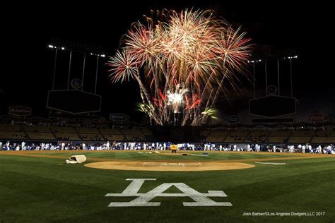 Friday Night post game fireworks at Dodger Stadium | Dodger stadium, Dodgers, Go dodgers