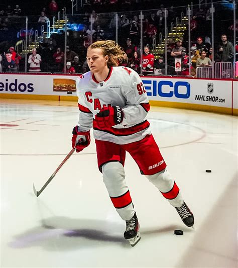 [Canes] Veteran flow from the rookie : r/hockey