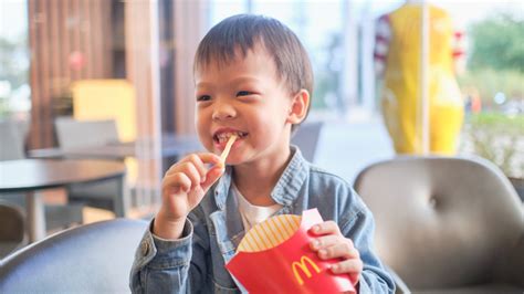 Why A Mom Feeding Her Child McDonald's Caused An Uproar Online