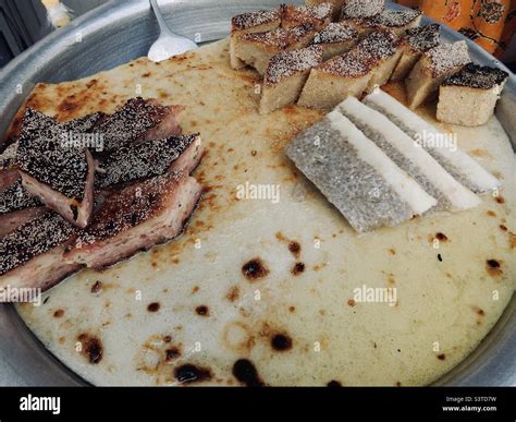 Myanmar street food Stock Photo - Alamy