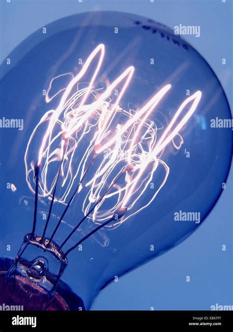 filament of a light bulb Stock Photo - Alamy