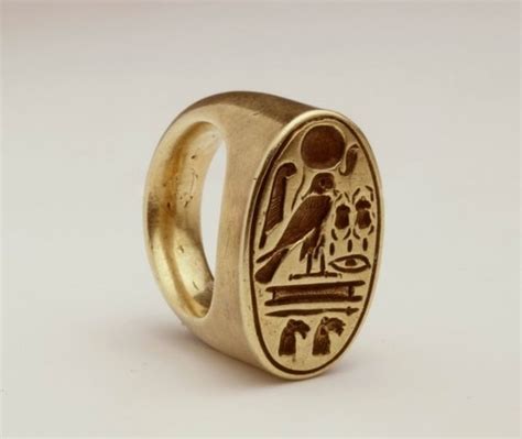 Ancient Egyptian Golden Signet Ring - New Kingdom, 18th dynasty, 1323 ...