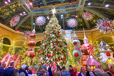 Bellagio Conservatory Unveils 2022 Christmas Wonderlandery | 🎲SNAPPOW