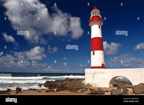 Itapuã Lighthouse, Itapuã Beach, Salvador, Bahia, Brazil Stock Photo - Alamy