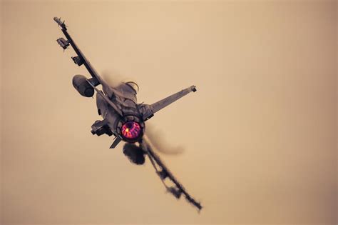 F-16 in afterburner