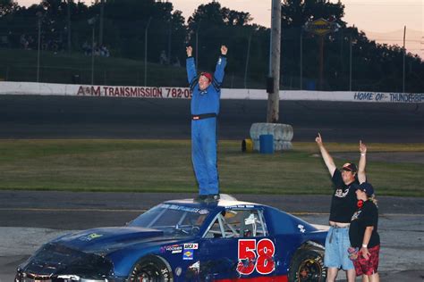 FLAT ROCK CHAMPS CROWNED - Flat Rock Speedway