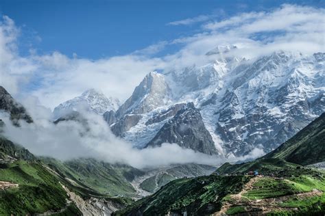 Breathtaking view of the Kedarnath Peak. [OC][6000 x 4000] https://ift ...