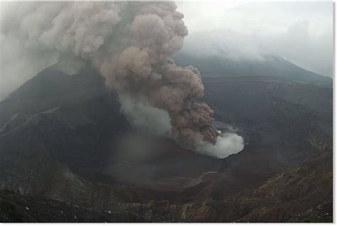 New eruption at Poas Volcano in Costa Rica -- Earth Changes -- Sott.net