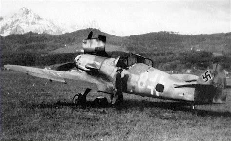 Asisbiz Messerschmitt Bf 109G10 Erla 3.JG300 Yellow 8 WNr 151562 Germany 1944 01