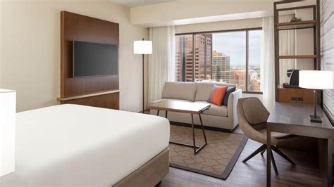 Downtown Phoenix Hotel near Convention Center | Hyatt Regency Phoenix