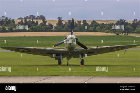 Spitfire cockpit canopy aircraft hi-res stock photography and images - Alamy