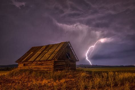 How to Stay Safe During Storm Photography | Contrastly