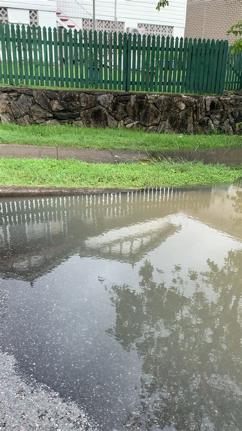 Fairfield Rd looking towards Fairfield Gardens 8:25AM Mon. : r/brisbane