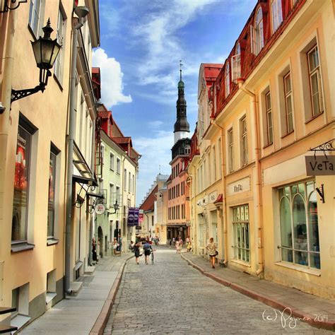 Tallinn old town streets by Pajunen on DeviantArt