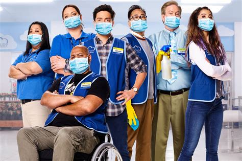 Superstore: il cast in una foto promozionale: 534593 - Movieplayer.it