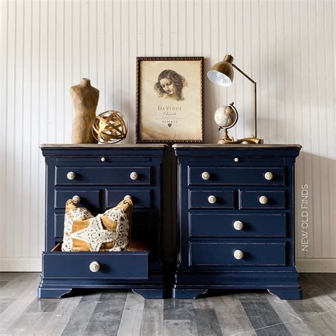 25 BEAUTIFUL BLUE Painted Furniture Ideas - Salvaged Inspirations