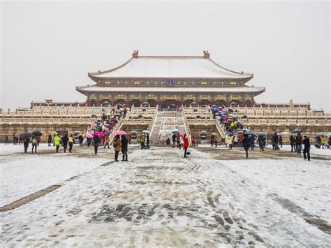 Surprise Snowstorm Turns Beijing Into Winter Wonderland - ABC News