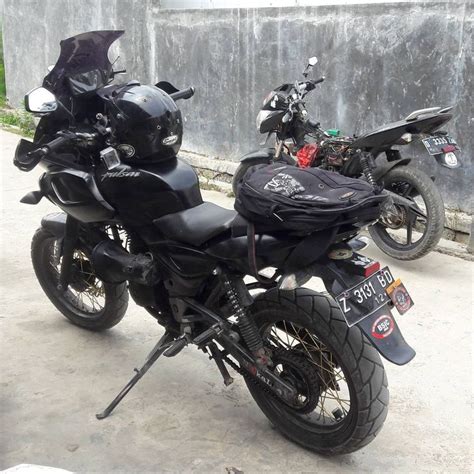 Modified Black Bajaj Pulsar 220 - Adventure - ModifiedX | Pulsar ...