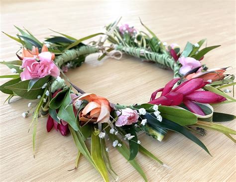 Make Your Own Flower Lei at This Workshop on Kauaʻi - Hawaii Magazine