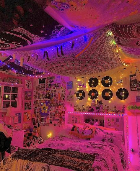 Not mine | Neon room, Grunge room, Indie bedroom