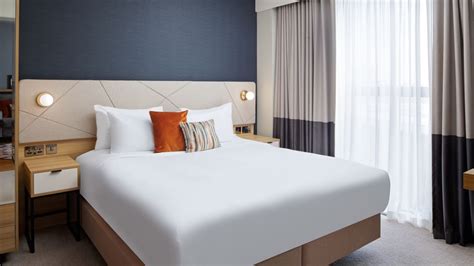 Hotel Rooms | Studio, one & two-bedroom suites | Residence Inn Slough