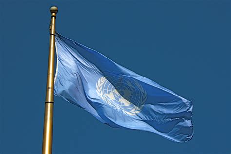 File:Flag-of-the-United-Nations.jpg - Wikimedia Commons