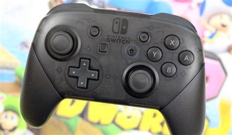 A Revised Nintendo Switch Pro Controller Has Been Spotted In Stores ...