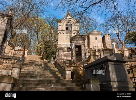 Pere Lachaise Cemetery in Paris, France Stock Photo - Alamy