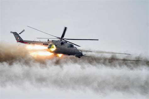 Indian Air Force's Mil Mi-35 Hind-E Attack Helicopter - Bharat Military ...