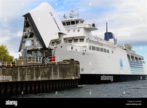 Chi Cheemaun Manitoulin Island ferry docked at Tobermory with nose up for loading cars Stock ...