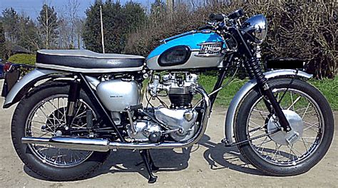 10 Best European Classic Motorcycles | Classic triumph motorcycles, Classic motorcycles, Triumph ...