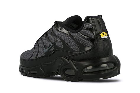 Nike Air Max Plus Womens (Black/Dark Grey) - Sneaker Freaker