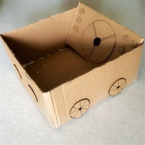 Bored Toddler? Try This 20 Minute Cardboard Box Car