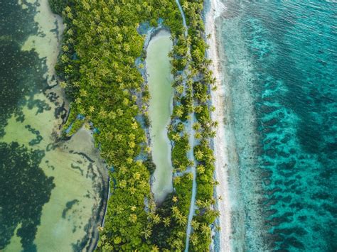 Aerial view of the Maldives 1783548 Stock Photo at Vecteezy