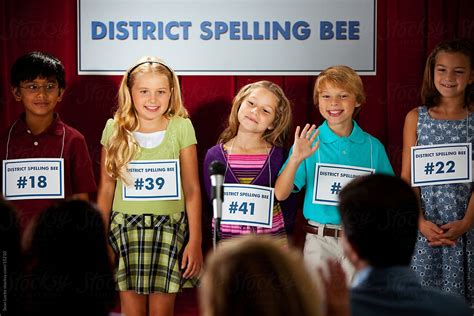 «Spelling: Kids Waiting To Start Spelling Bee» del colaborador de Stocksy «Sean Locke» - Stocksy