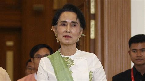 Myanmar swears in first elected civilian president in 50 years - BBC News