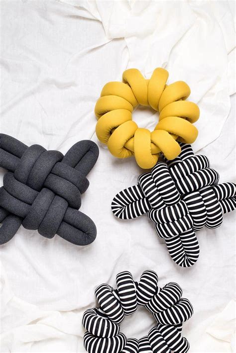 Black & White Cotton Knot Pillow | Knot pillow, Creative pillows, Creative crafts