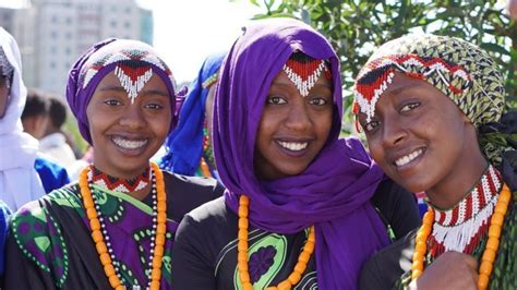 In pictures: Ethiopia's Oromos celebrate thanksgiving - BBC News Oromo People, Ethiopian People ...