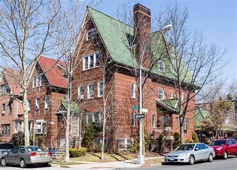 New York Architecture Photos: Forest Hills Gardens