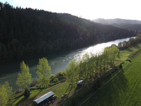 Umpqua Riverfront R.V. Park & Boat Ramp