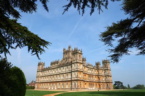 What It's Like to Tour Highclere Castle, the Real-life "Downton Abbey ...