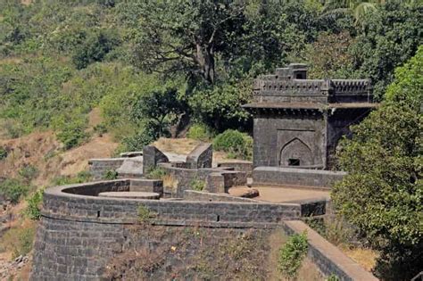 Forts in Maharashtra - List of all Popular Forts in Maharashtra you can Visit