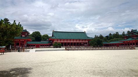 The Japanese Gardens of Heian Jingu Shrine : Kyoto | Visions of Travel